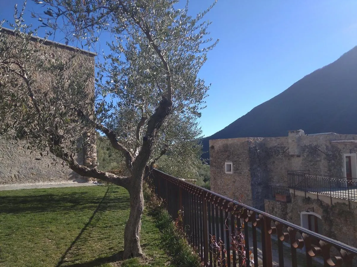 Agriturismo Le Case Rotte Balestrino Bauernhof