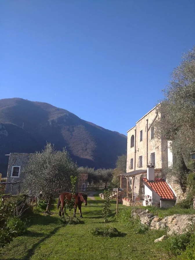 Farm stay Agriturismo Le Case Rotte Balestrino