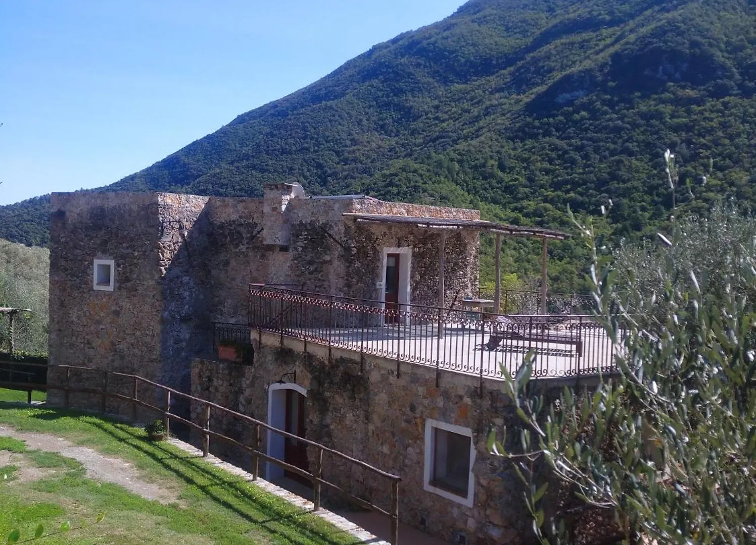 Agriturismo Le Case Rotte Balestrino 0*,